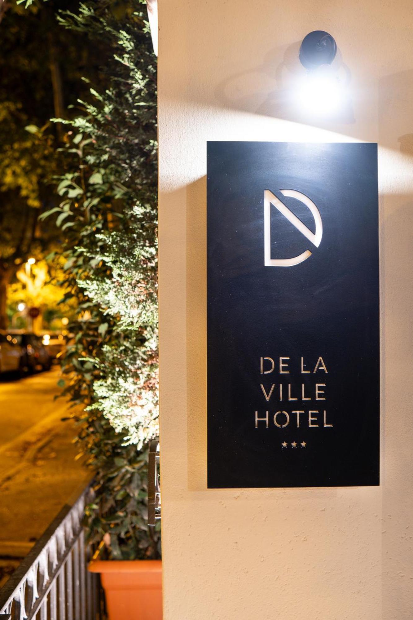 De La Ville Hotel Cattolica Exterior photo